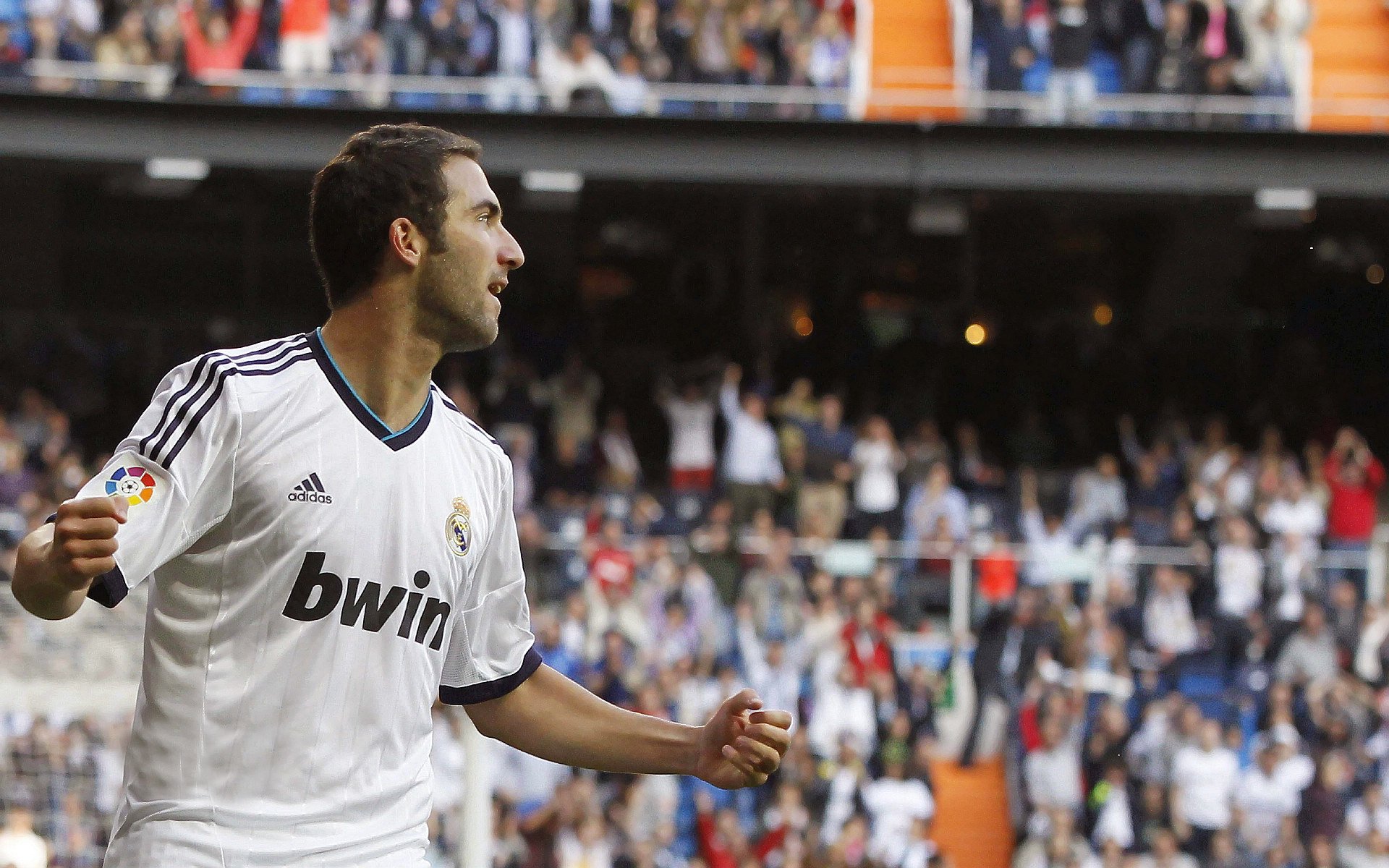 莱万多夫斯基关键节点回归赛场，巴塞罗那带队取胜！